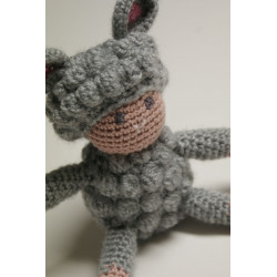 Virkad figur i form av ett lamm 2