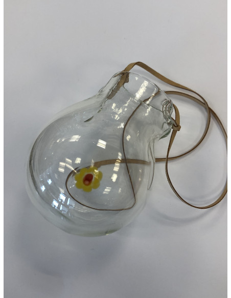 Hängande vas i glas