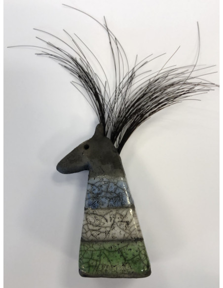 Häst i keramik med jämtlandsfärgerna