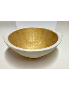 skål i trä med tydliga märken efter kniv och stämjärn