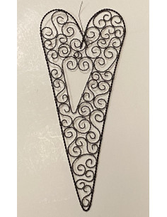 Stort hjärta i järntråd i tekniken trådslöjd