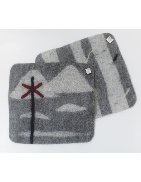 Sittdyna i tovad ull