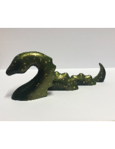 Storsjöodjuret i grönt med guldiga prickar 2