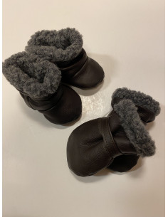 Babyvantar av brunt renskinn med foder av lurvigt ylle 2